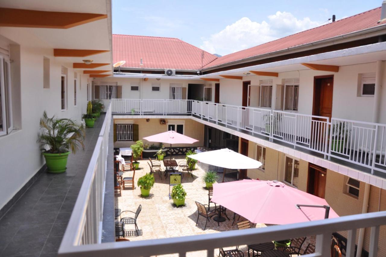 Sandton Hotel Kasese Exterior foto