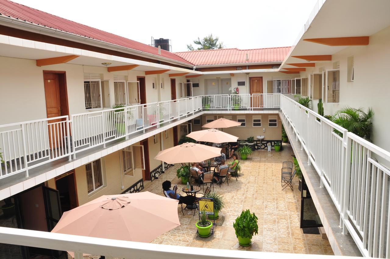 Sandton Hotel Kasese Exterior foto